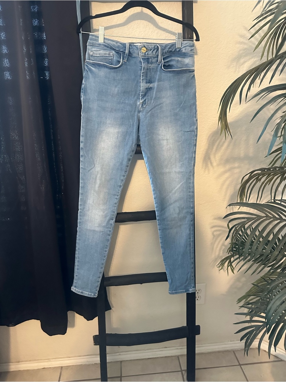 Frame Denim Light Blue Skinny Jeans